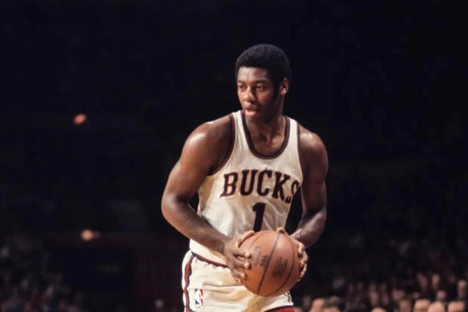 火线复出!什琴斯尼距离此前宣布退役还没到一个月