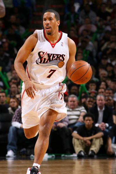 篮球——CBA常规赛：深圳马可波罗不敌福建晋江文旅.